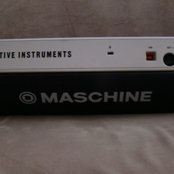 Excellent Condition Native Instruments Maschine MK2 - Picture 4 of 12